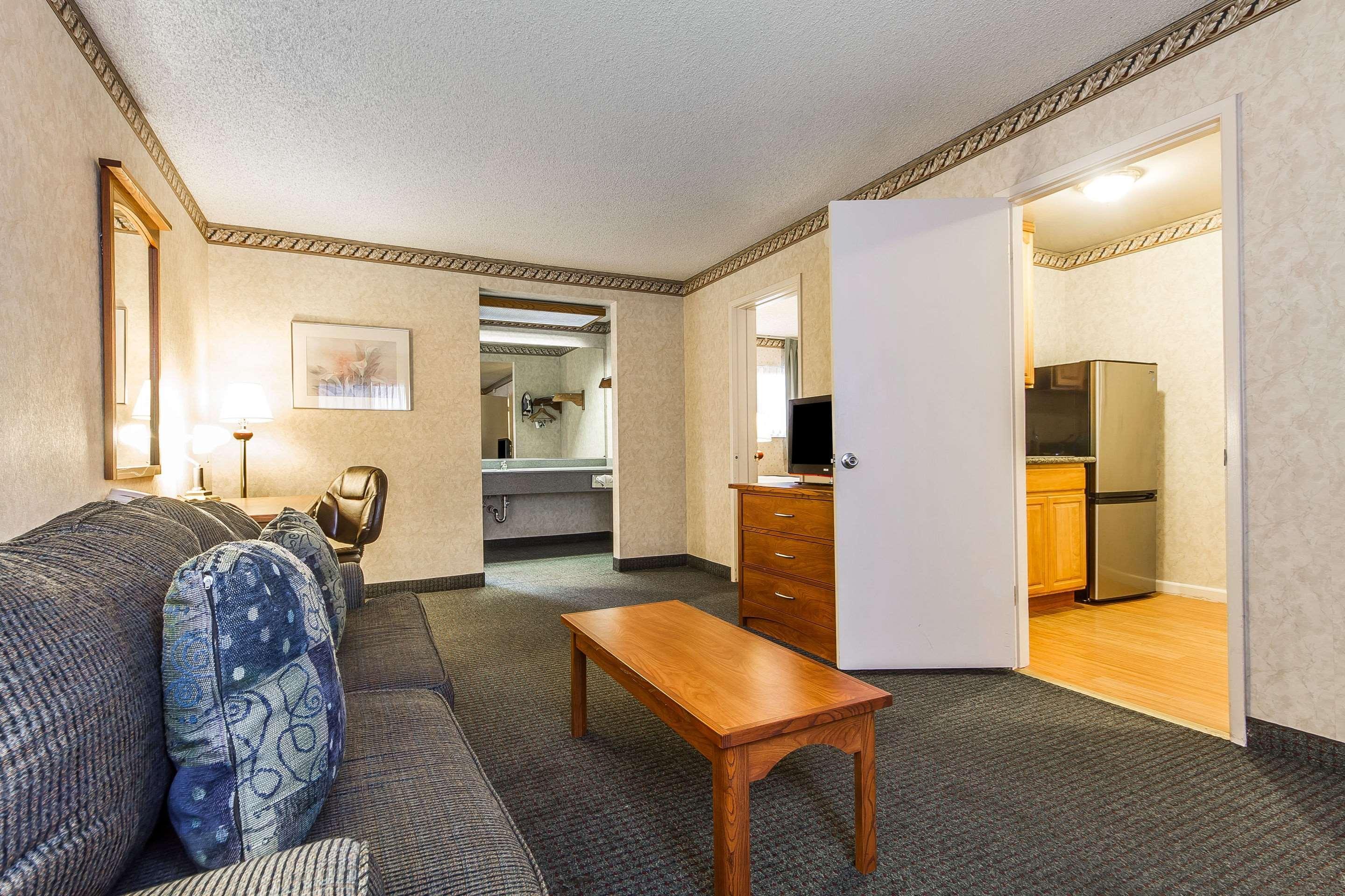 Quality & Silicon Valley Hotel 3*